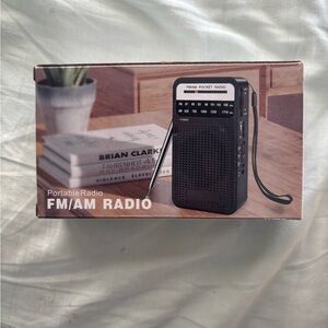 FM/AM Pocket Radio - Black
